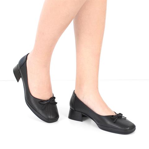 Kadın Siyah Kalın Topuklu Deri Klasik Ayakkabı