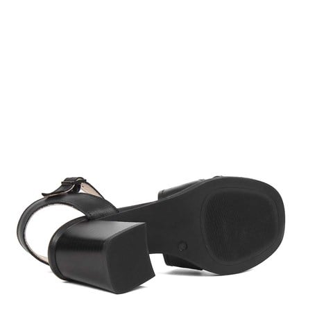 Kadın Siyah Kalın Topuklu Deri Sandalet