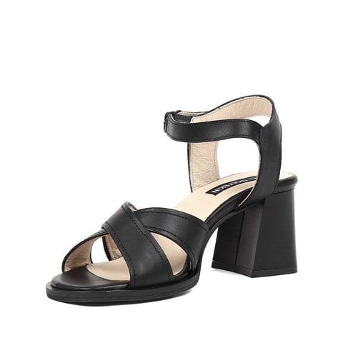 Kadın Siyah Kalın Topuklu Deri Sandalet