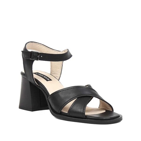 Kadın Siyah Kalın Topuklu Deri Sandalet