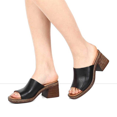 Kadın Siyah Kalın Topuklu Deri Terlik