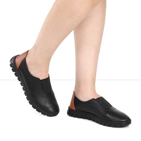 Kadın Siyah Lastikli Deri Ayakkabı