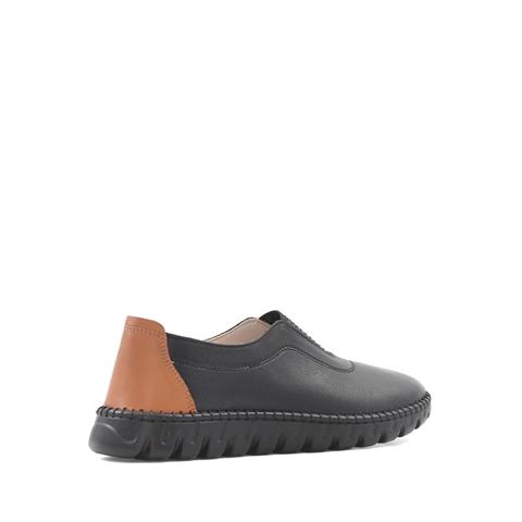 Kadın Siyah Lastikli Deri Ayakkabı