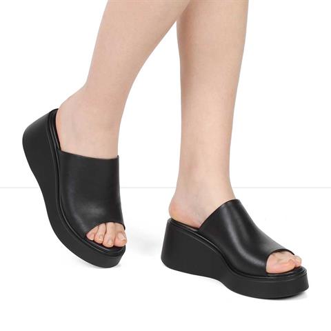 Kadın Siyah Önü Açık Dolgu Topuklu Deri Terlik