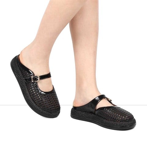 Kadın Siyah Önü Kapalı Deri Terlik