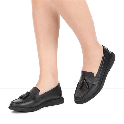 Kadın Siyah Püsküllü Deri Ayakkabı