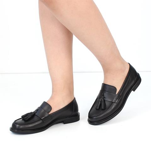 Kadın Siyah Püsküllü Deri Loafer