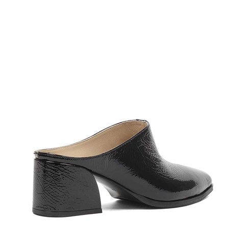 Kadın Siyah Rugan Deri Terlik