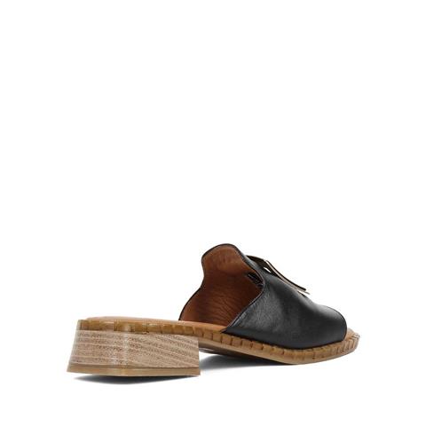 Kadın Siyah Toka Detaylı Deri Terlik