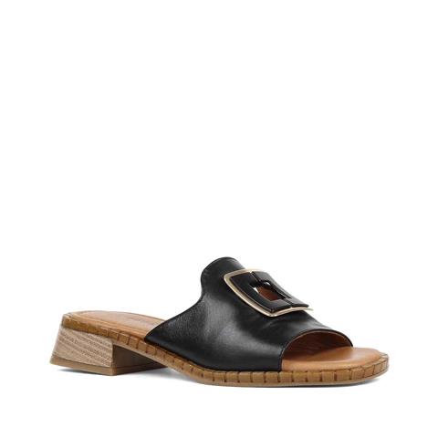 Kadın Siyah Toka Detaylı Deri Terlik