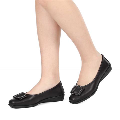 Kadın Siyah Tokalı Deri Babet