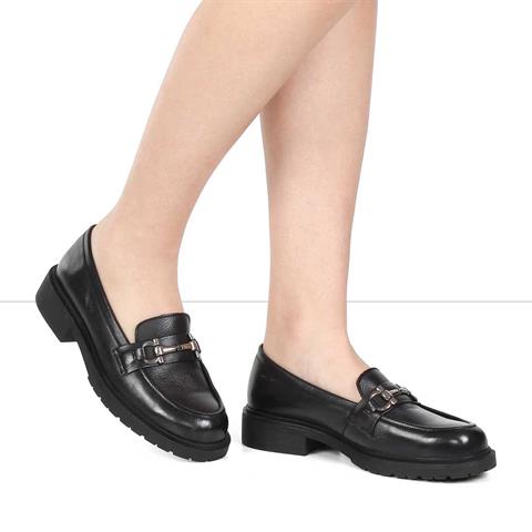Kadın Siyah Tokalı Deri Loafer