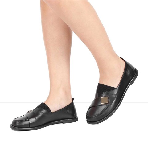 Kadın Siyah Tokalı Deri Loafer
