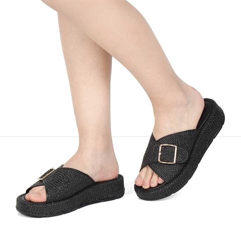 Kadın Siyah Tokalı Deri Terlik