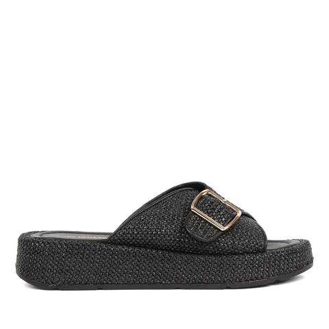 Kadın Siyah Tokalı Deri Terlik