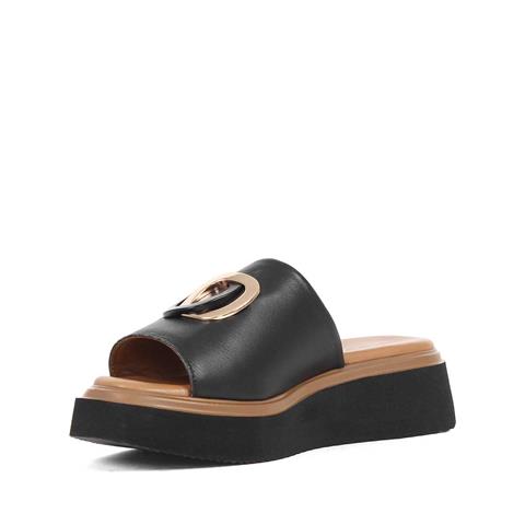 Kadın Siyah Tokalı Deri Terlik