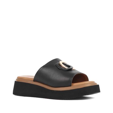 Kadın Siyah Tokalı Deri Terlik