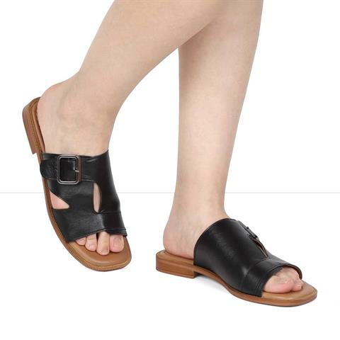 Kadın Siyah Tokalı Deri Terlik