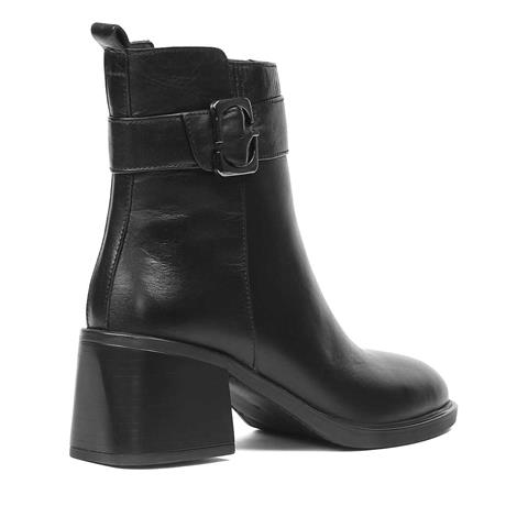 Kadın Siyah Tokalı Fermuarlı Deri Bot