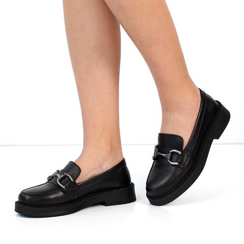 Kadın Siyah Tokalı Kalın Tabanlı Deri Loafer