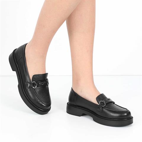 Kadın Siyah Tokalı Kalın Tabanlı Deri Loafer