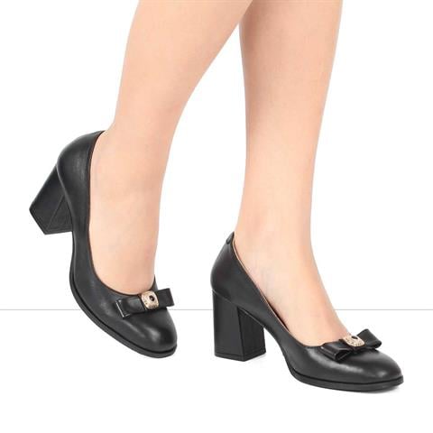 Kadın Siyah Tokalı Kalın Topuklu Deri Ayakkabı