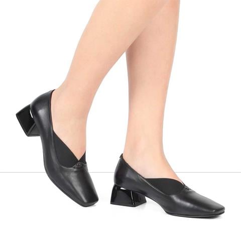 Kadın Siyah Tokalı Kalın Topuklu Deri Klasik Ayakkabı