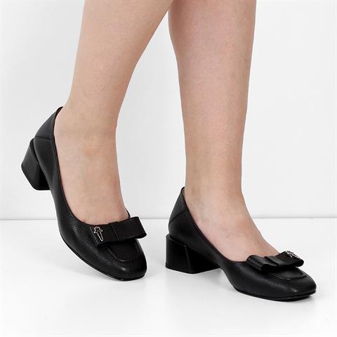 Kadın Siyah Tokalı Kalın Topuklu Deri Klasik Ayakkabı