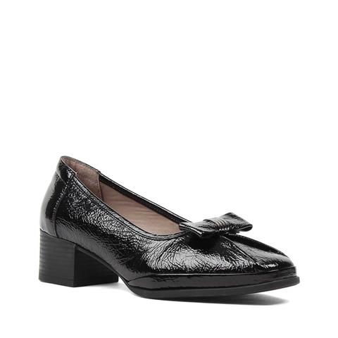 Kadın Siyah Tokalı Kalın Topuklu Kırışık Rugan Deri Klasik Ayakkabı