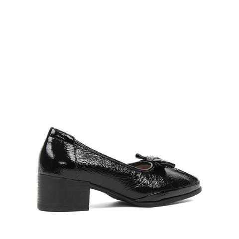 Kadın Siyah Tokalı Kalın Topuklu Kırışık Rugan Deri Klasik Ayakkabı