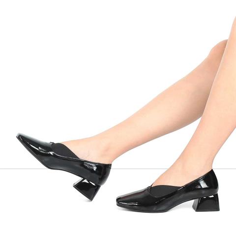 Kadın Siyah Tokalı Kalın Topuklu Rugan Deri Klasik Ayakkabı