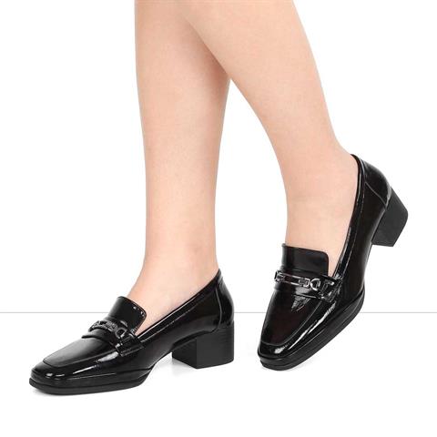 Kadın Siyah Tokalı Kalın Topuklu Rugan Deri Klasik Ayakkabı