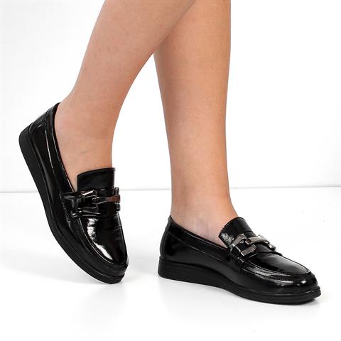 Kadın Siyah Tokalı Rugan Deri Loafer