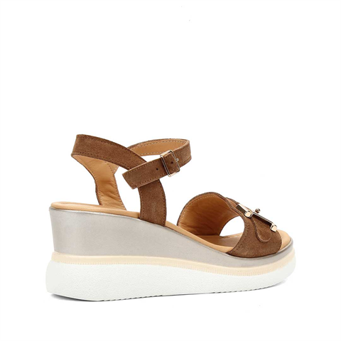 Kadın Taba Tokalı Dolgu Topuklu Süet Deri Sandalet