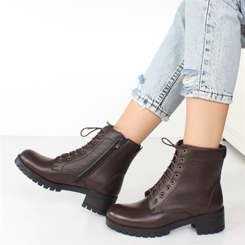 Kadın Kahverengi Fermuarlı Kalın Topuklu Deri Bot