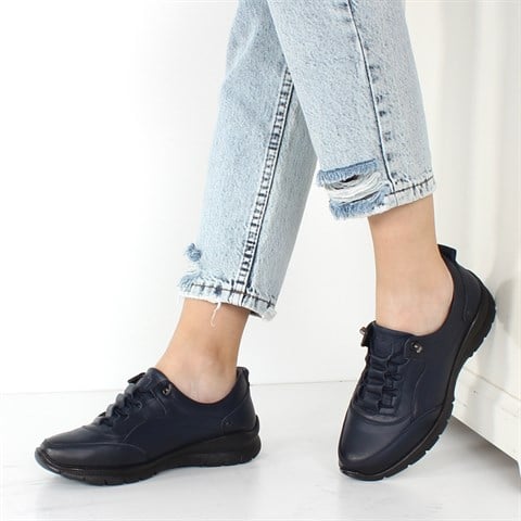 Kadın Lacivert Bağcıklı Deri Ayakkabı