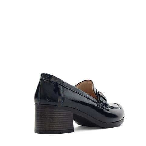 Kadın Lacivert Tokalı Rugan Deri Klasik Ayakkabı