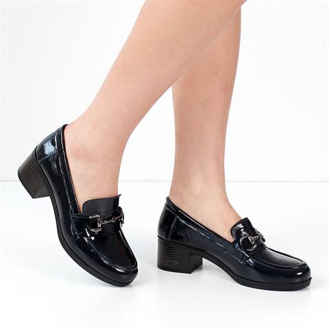 Kadın Lacivert Tokalı Rugan Deri Klasik Ayakkabı