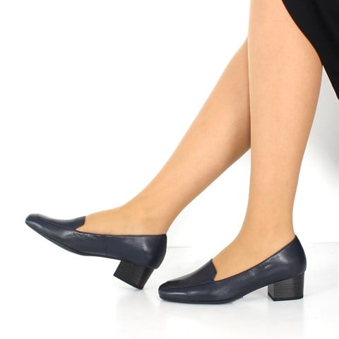 Kadın Lacivert Kalın Topuklu Deri Klasik Ayakkabı