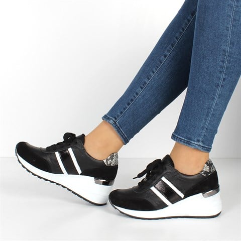 Kadın Siyah Bağcıklı Kalın Tabanlı Deri Sneaker