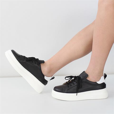 Kadın Siyah Bağcıklı Kalın Tabanlı Deri Sneaker