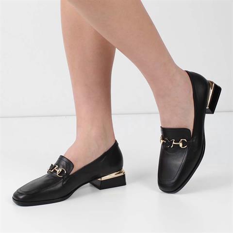 Kadın Siyah Tokalı Topuk Detaylı Deri Loafer
