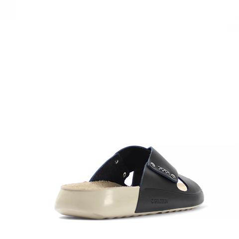 Kadın Siyah Zımba Detaylı Deri Terlik