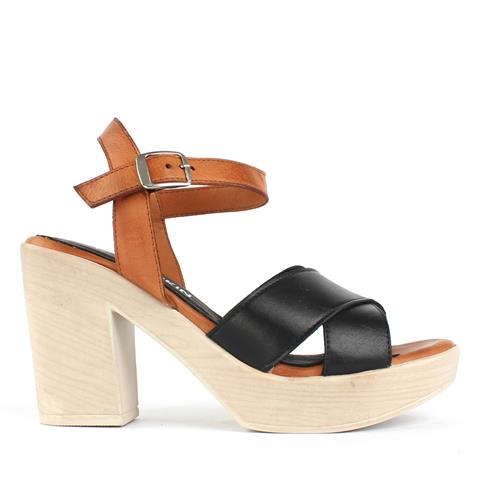 Kadın Siyah Bilekten Bantlı Topuklu Deri Sandalet