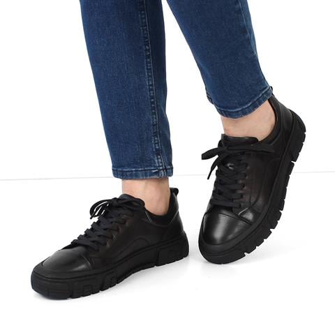 Erkek Siyah Bağcıklı Kalın Tabanlı Deri Günlük Ayakkabı