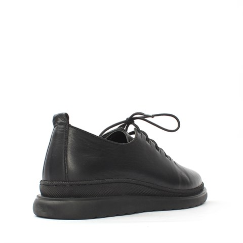 Kadın Siyah Bağcıklı Kalın Tabanlı Deri Ayakkabı