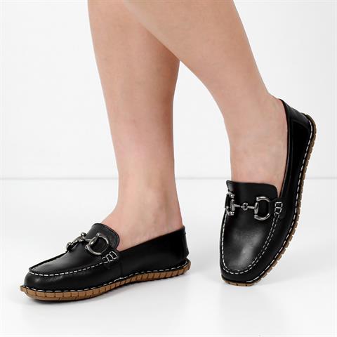 Kadın Siyah Tokalı Deri Babet