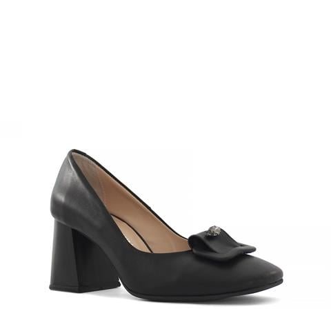 Kadın Siyah Küt Burunlu Deri Klasik Ayakkabı