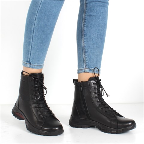Kadın Siyah Fermuarlı Deri Bot