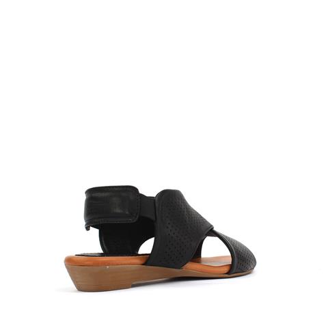 Kadın Siyah Arkası Lastikli Çapraz Bantlı Deri Sandalet